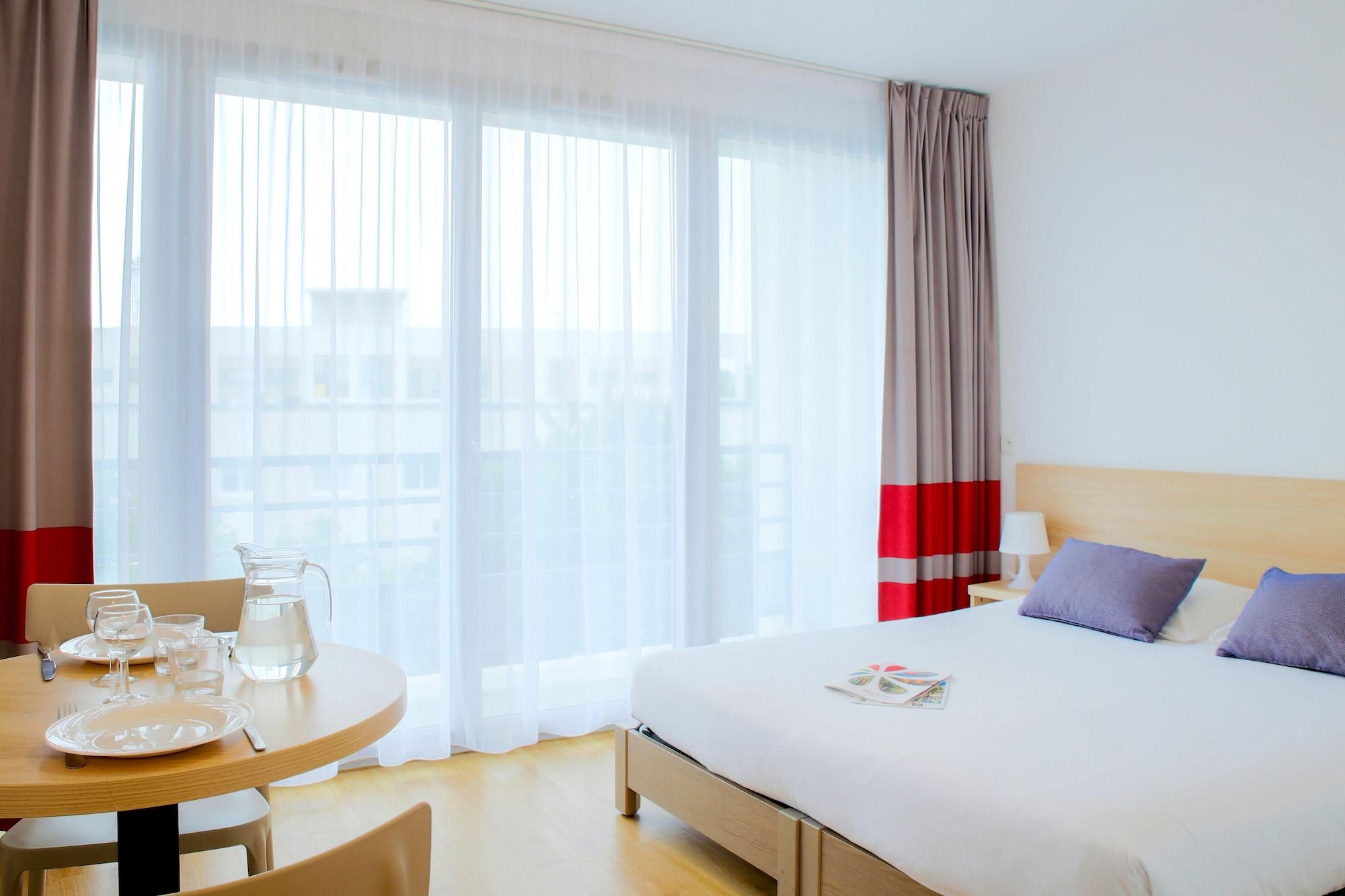 Comfort Aparthotel Le Mans Bagian luar foto