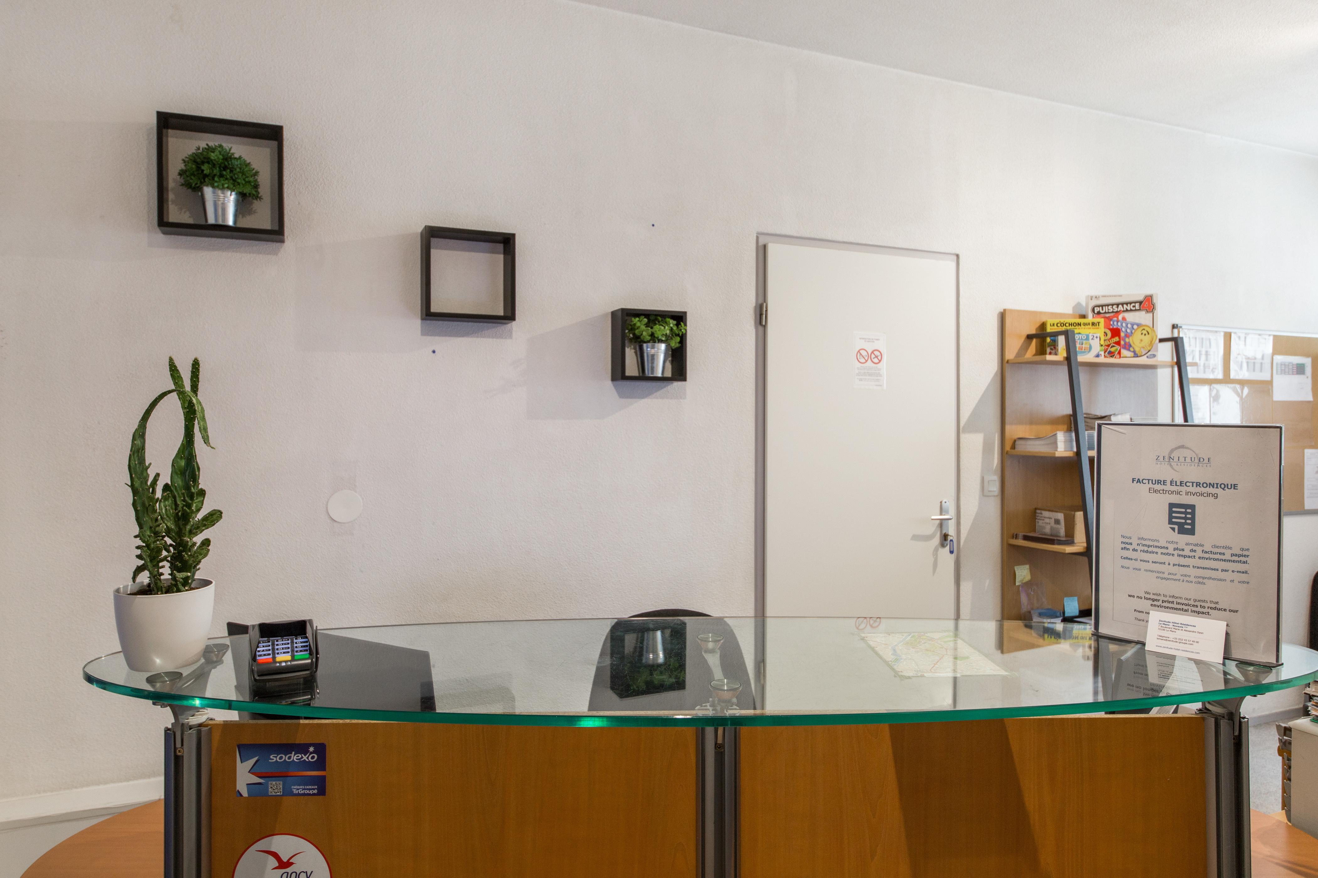 Comfort Aparthotel Le Mans Bagian luar foto