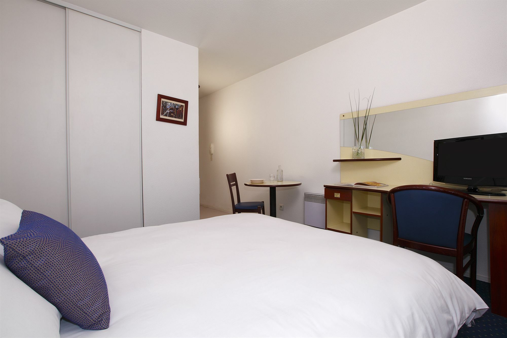 Comfort Aparthotel Le Mans Bagian luar foto